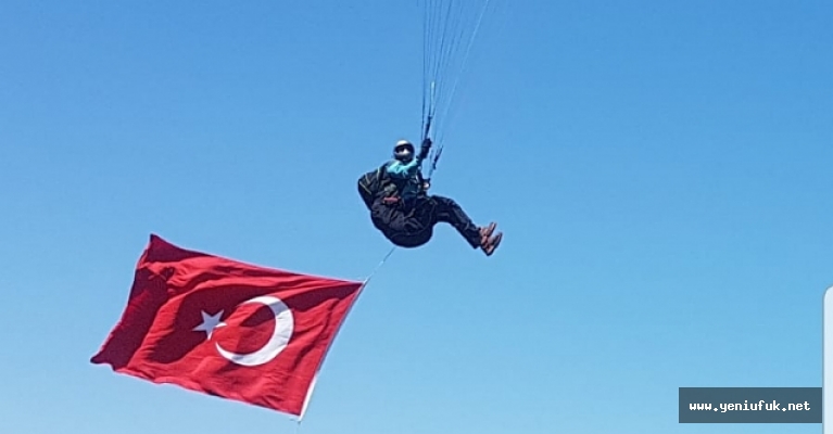 600 Metre Yükseklikte Türk Bayrağı'nı Dalgalandırdılar
