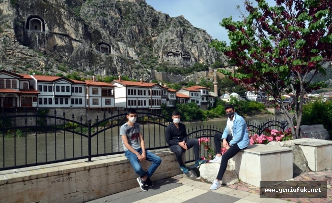 Aile, Çalışma ve Sosyal Hizmetler Bakanlığı’ndan Ailelere “Ergen Rehberi”