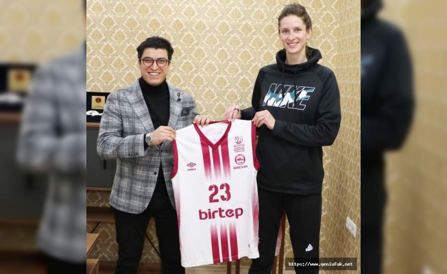 Elazığ İl Özel İdare, Fenerbahçe’den Kristine Vitola’yı aldı