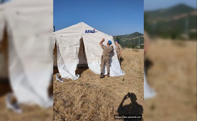 Depremin Ardından Jandarma Evi hasar gören Depremzedeler için çadırlar kurmaya başladı