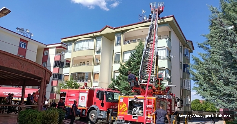 ATAŞEHİR MAHALLESİ’NDE ÇATI YANGINI