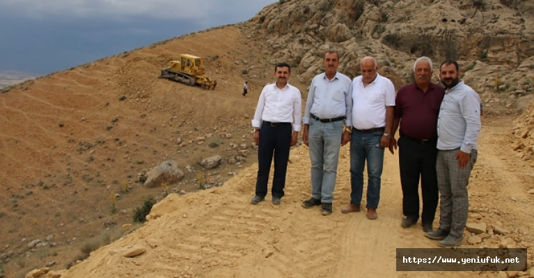 BASKİL İLÇESİNDE ABDULVAHAP GAZİ TÜRBESİNİN YOL YAPIMINA BAŞLANDI