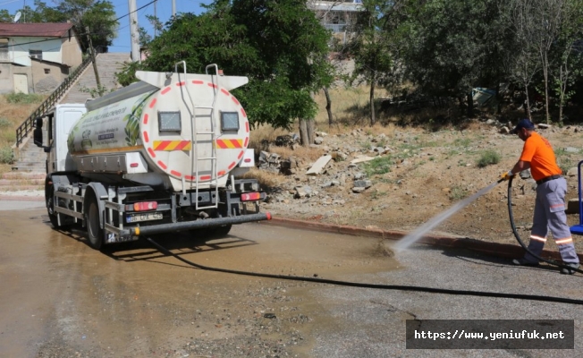 ESENTEPE MAHALLESİ’NDE TEMİZLİK ÇALIŞMASI YAPTI