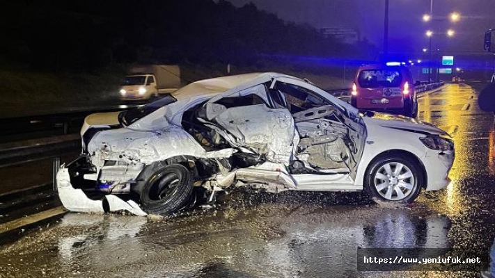 HIZINI ALAMADI IŞIKTA DURAN ARACA ARKADAN ÇARPTI