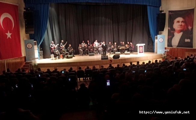 Elazığ'da, Halk Eğitim Merkezi bünyesinde Türk Müziği Korosu konser verdi