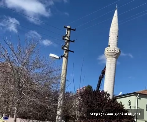 Hicret Cami Minaresi Kontrollü Yıkıldı