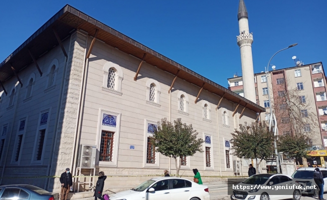 Yeni Cami İbadete Kapatıldı!