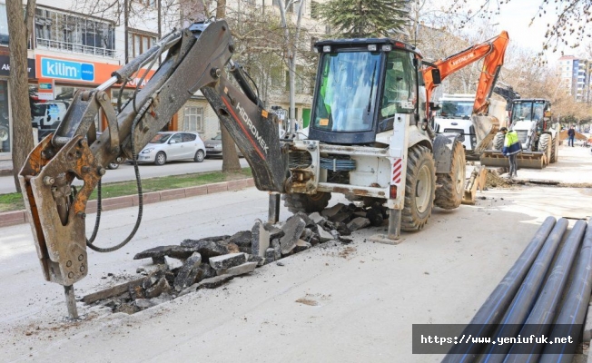 Elazığ'da altyapı yenileme çalışmaları sürüyor