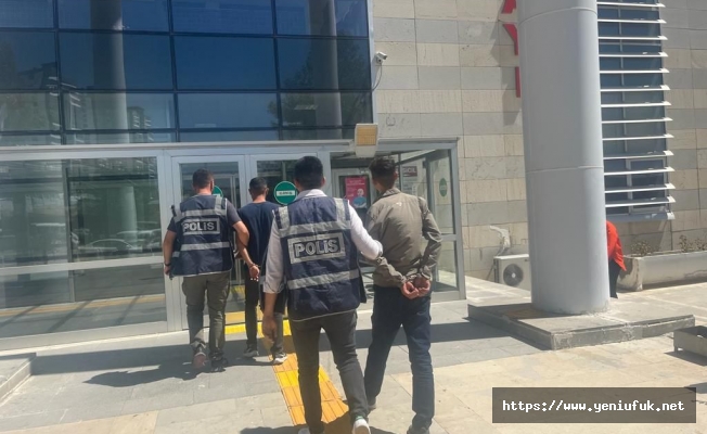 Aranan Şahıslar Polisten Kaçamadı!