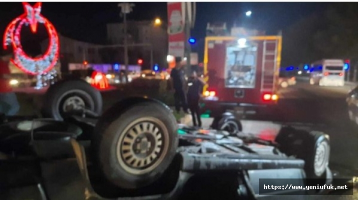 Elazığ’da Ters Dönen Otomobil Yandı