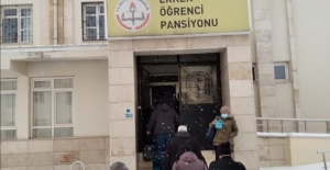 MAHSUR KALAN YOLCULARI KARAKOÇAN KAYMAKAMLIĞI MİSAFİR ETTİ