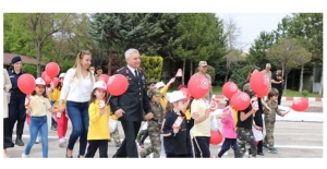 Elazığ İl Jandarma Komutanlığı, 23 Nisan’da çocukları ağırladı.