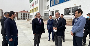 VALİ TORAMAN, ÇATALÇEŞME MAHALLESİ’NDE OKULLARI İNCELEDİ