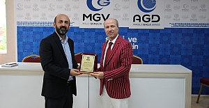 AGD'DE BAYRAK DEĞİŞİMİ