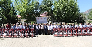 3 İLÇEDE ÜRETİCİLERE SÜT SAĞIM MAKİNESİ DAĞITILDI