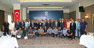 VAN’DA GAZETE SAHİPLERİ VE TEMSİLCİLERİ BÖLGE TOPLANTISI YAPILDI