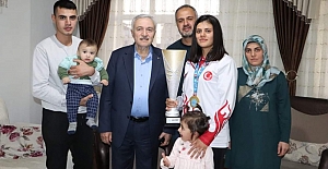 DEMİRBAĞ DÜNYA ŞAMPİYONU SILA KARTAL İLE BİR ARAYA GELDİ