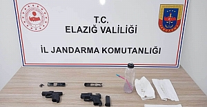 ELAZIĞ’DA JANDARMA YOL KONTROL NOKTALARI SUÇLULARA NEFES ALDIRMIYOR