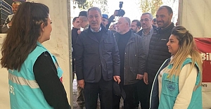 Bakan Akar, Elazığ Belediyesi çadırını ziyaret etti