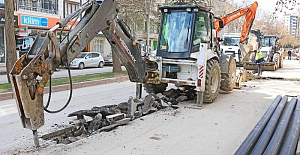 Elazığ'da altyapı yenileme çalışmaları sürüyor