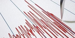 Son dakika: 4.9 büyüklüğünde deprem Oldu!