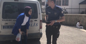 Sınava polis ekipleri tarafından yetiştirildiler