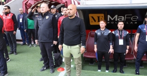 Alkışlar Samet Erdem’e