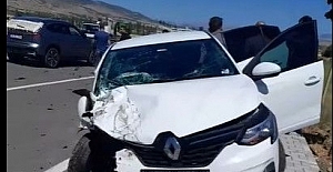 İki Araç Çarpıştı, 3 Kişi Yaralandı