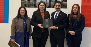 Bürokratlar ve Diplomatlar Birliği Azerbaycan Kültür Merkezi Yöneticisi Dr. Şehlâ Aslan’ı Ziyaret Etti