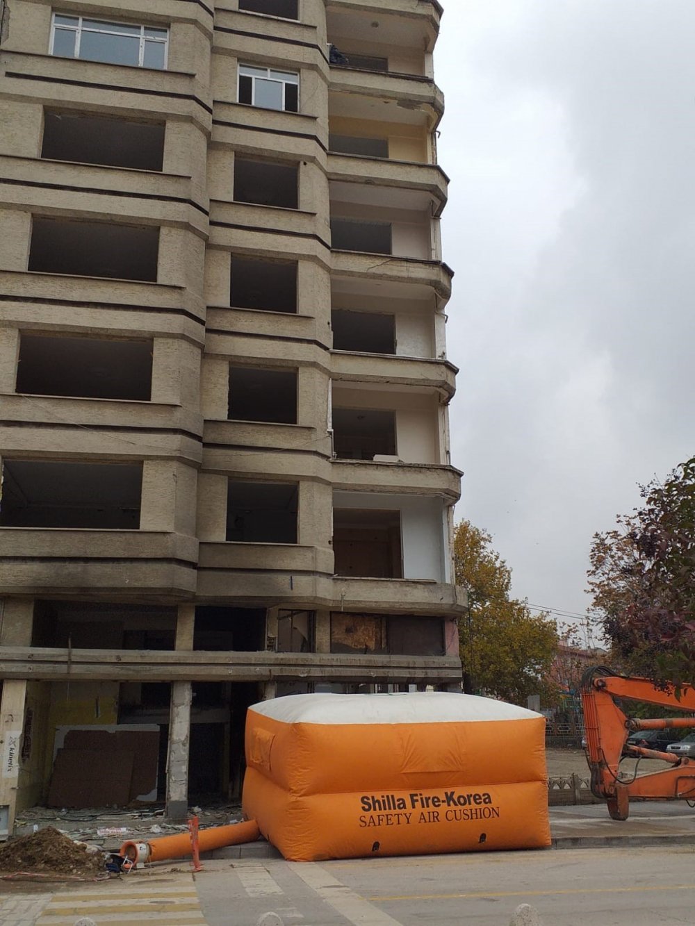 İntihar Etmek İsteyen Genci Polis İkna Etti